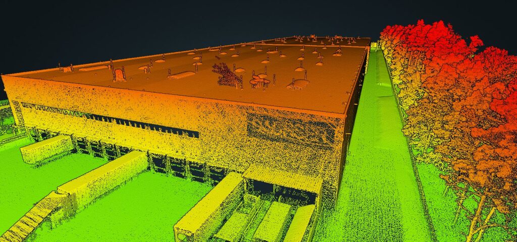 LiDAR-Punktwolke eines Industriedachs mit Dachaufbauten — Höhenmodell für PV-Statik